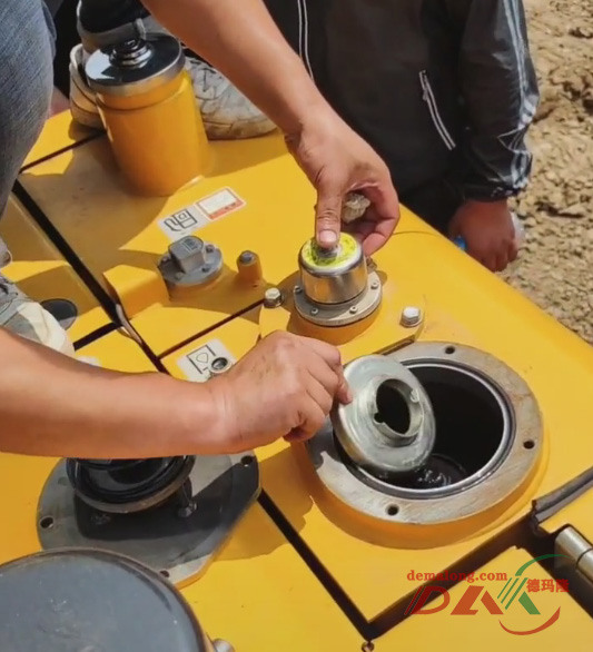 挖掘機(jī)濾芯