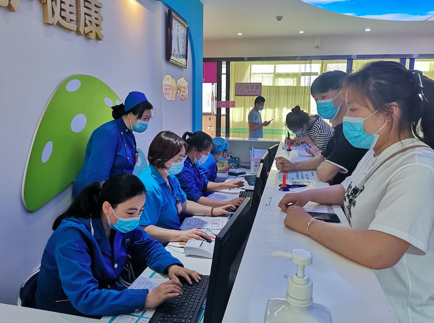 公司集體注射新冠疫苗，阻斷疫情傳播